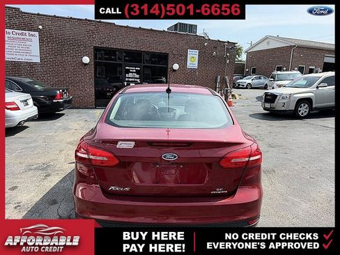 Used 2015 Ford Focus SE FWD image 4