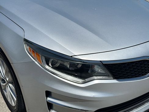 Used 2018 Kia Optima LX w/ 17" Alloy Wheels Package image 31