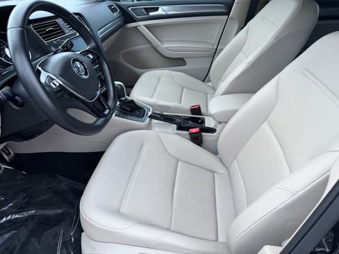 Used 2018 Volkswagen Golf Alltrack SE image 12