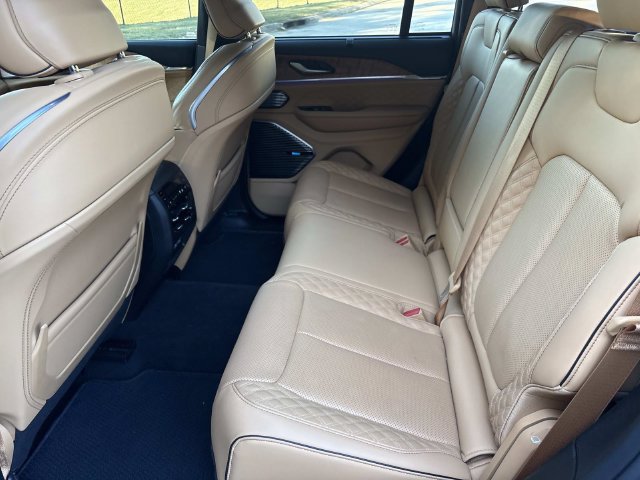 Used 2022 Jeep Grand Cherokee Summit AWD/4WD image 11