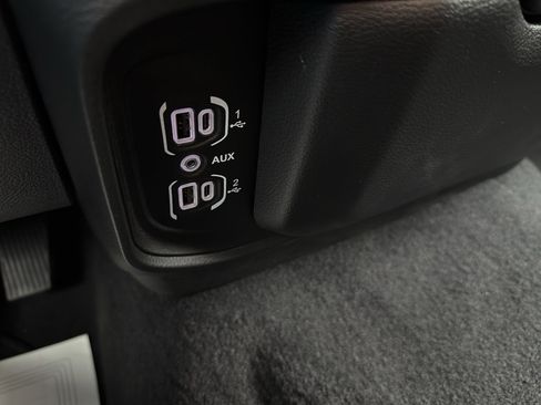 Used 2025 RAM 1500 Laramie image 33