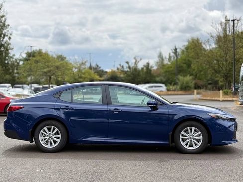 Used 2026 Toyota Camry LE w/ Preferred Package 2 (TMS) FWD image 6