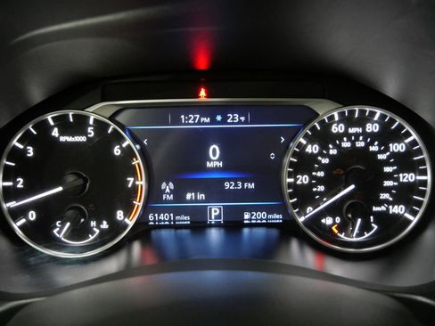 Used 2024 Nissan Altima 2.5 SV image 14