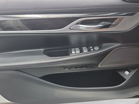 Used 2020 BMW 740i w/ M Sport Package RWD image 35