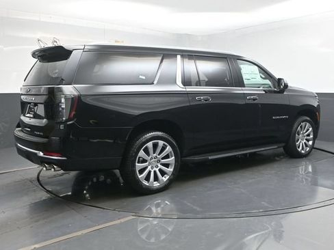 New 2026 Chevrolet Suburban Premier w/ Sun And Tow Package AWD/4WD image 29