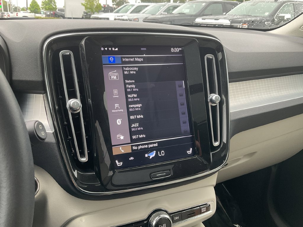 Used 2020 Volvo XC40 T4 Momentum FWD image 30
