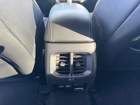 Used 2021 Jeep Cherokee Limited image 33