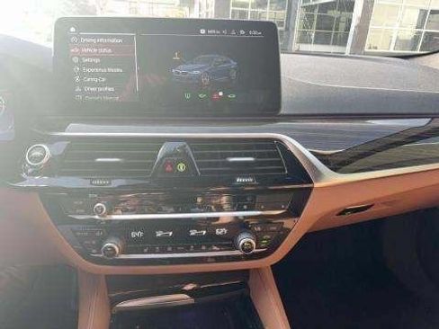 Used 2023 BMW 540i w/ M Sport Package RWD image 4