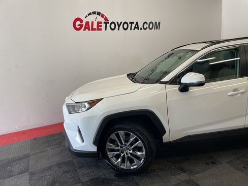 Used 2019 Toyota RAV4 XLE Premium w/ Cold Weather Package image 4