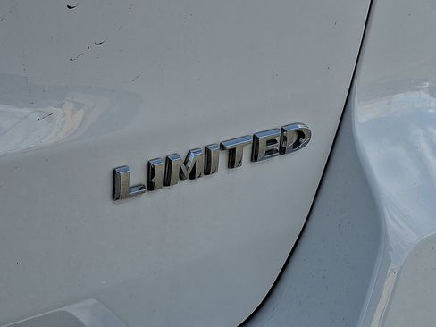 Used 2021 Jeep Grand Cherokee Limited image 33