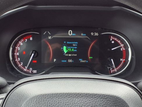 Used 2025 Toyota RAV4 XLE AWD/4WD image 16