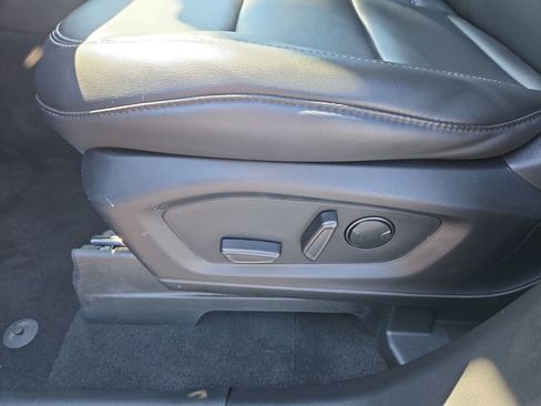 Used 2023 Ford Explorer XLT w/ Equipment Group 202A image 12