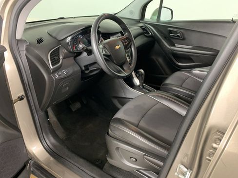 Used 2021 Chevrolet Trax LT image 26