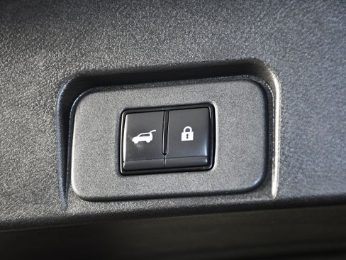 Used 2025 Nissan Rogue SV AWD/4WD image 48