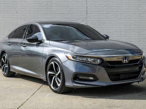 Used 2018 Honda Accord Sport image 5