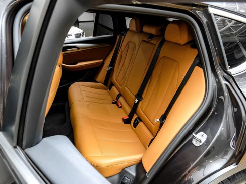 Used 2025 BMW X4 xDrive30i image 43