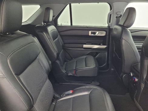 Used 2022 Ford Explorer Limited w/ Equipment Group 301A AWD/4WD image 19