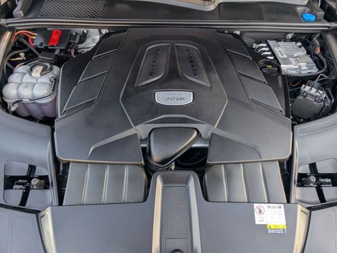 Certified 2023 Porsche Cayenne Coupe image 28