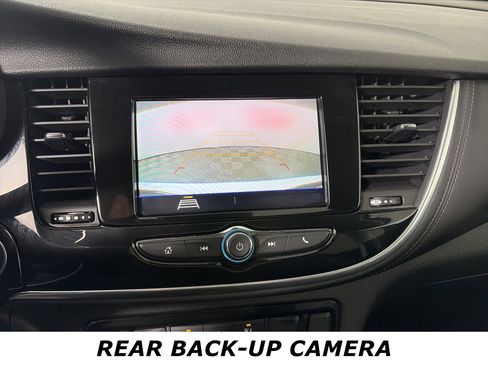 Used 2022 Buick Encore Preferred w/ Safety Package image 5