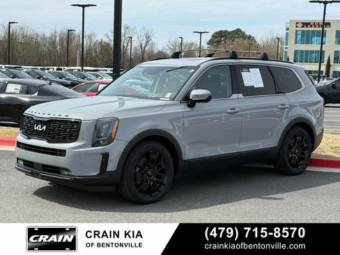 Used 2022 Kia Telluride SX w/ SX Prestige Package image 3