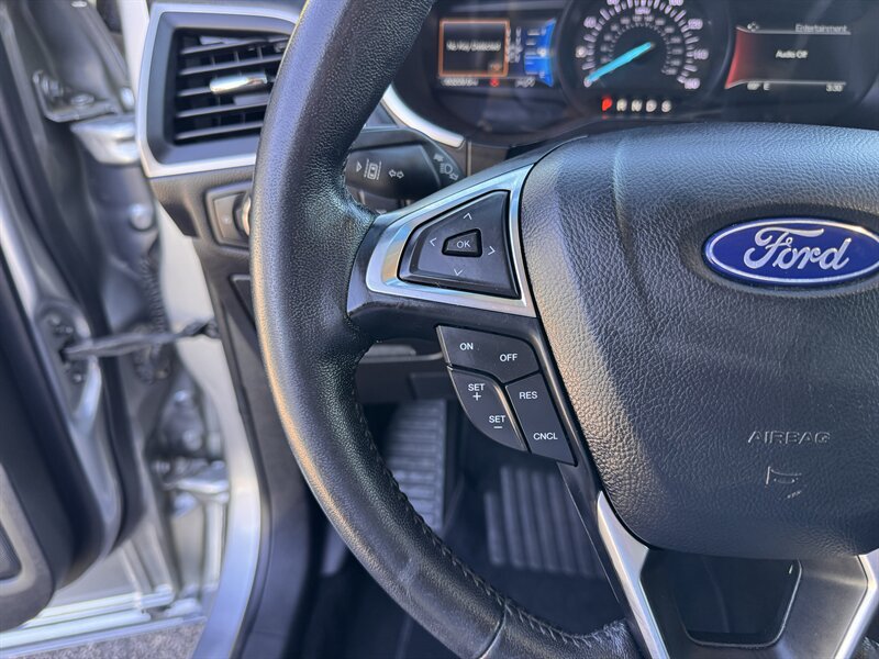 Used 2020 Ford Edge SEL FWD image 25