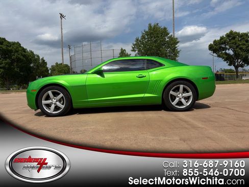 Used 2010 Chevrolet Camaro LT RWD image 1