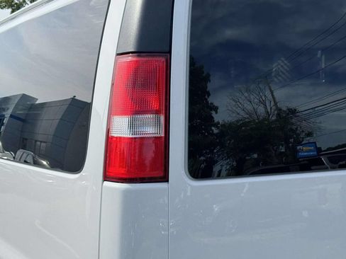 Used 2025 Chevrolet Express 3500 LT w/ LT Preferred Equipment Group RWD image 13