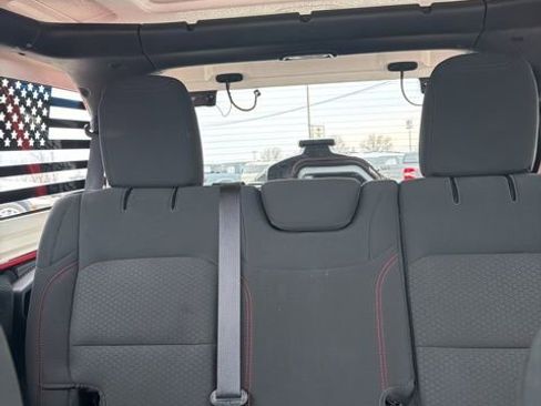 Used 2022 Jeep Wrangler Unlimited Rubicon w/ Cold Weather Group image 33