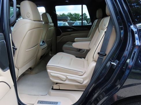 Used 2021 Cadillac Escalade Premium Luxury w/ Driver Assist Tech Package AWD/4WD image 18