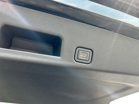 New 2026 Buick Enclave Avenir image 36