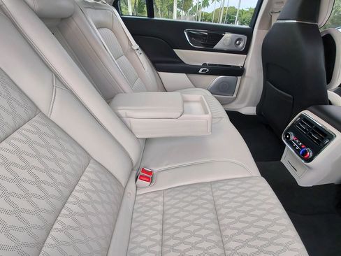 Used 2019 Lincoln Continental Black Label image 31