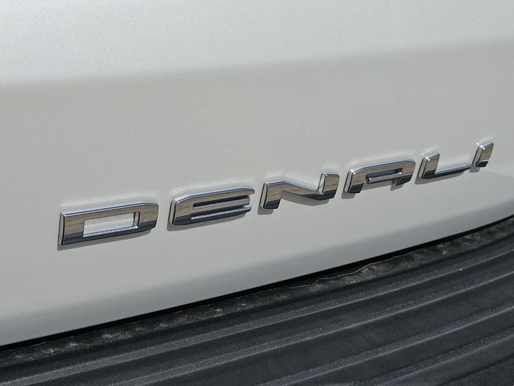 Used 2021 GMC Yukon Denali w/ Denali Premium Package AWD/4WD image 9
