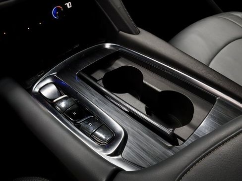 Used 2024 Buick Enclave Premium image 34