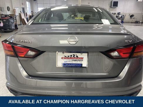 Used 2024 Nissan Altima 2.5 SV FWD image 40