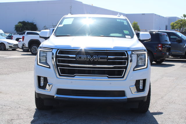 Used 2022 GMC Yukon SLT w/ SLT Premium Package RWD image 2