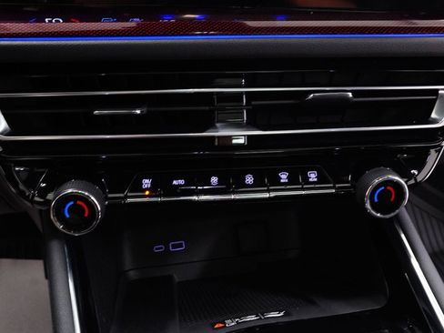 Used 2025 Chevrolet Traverse RS w/ LPO, Floor Liner Package FWD image 20