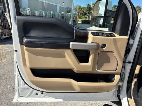 Certified 2021 Ford F250 Lariat w/ Lariat Ultimate Package image 26