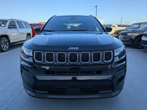 Used 2023 Jeep Compass Latitude w/ Sun and Sound Group AWD/4WD image 8
