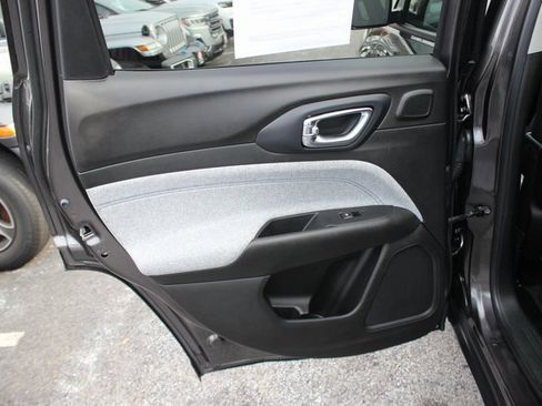 Used 2022 Jeep Compass Latitude w/ Sun and Sound Group image 22