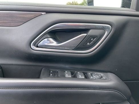 Used 2021 Chevrolet Tahoe LT w/ Luxury Package image 17