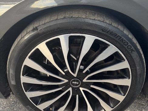 Used 2017 Lincoln Continental Black Label w/ Rear-seat Package image 11