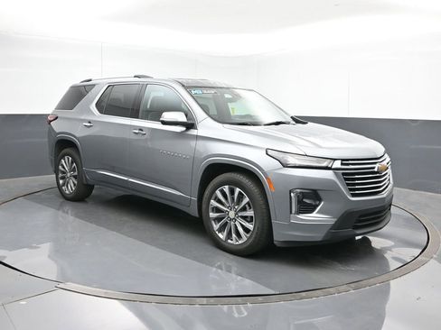 Used 2023 Chevrolet Traverse Premier image 7