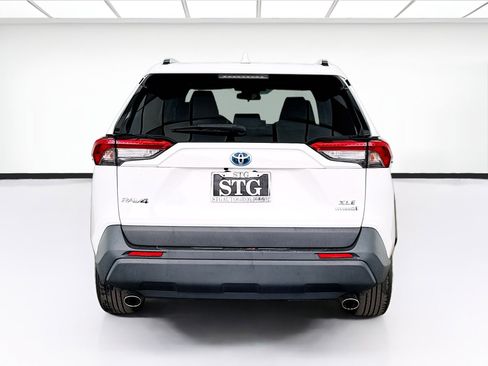 Used 2021 Toyota RAV4 XLE image 5