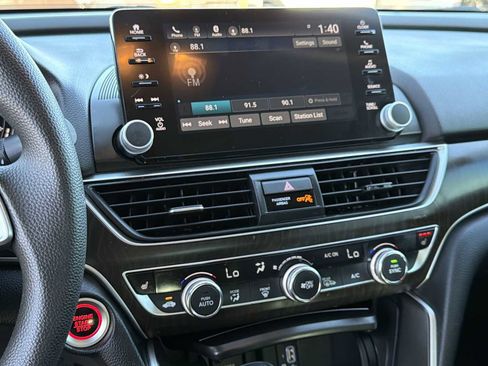 Used 2018 Honda Accord EX image 11