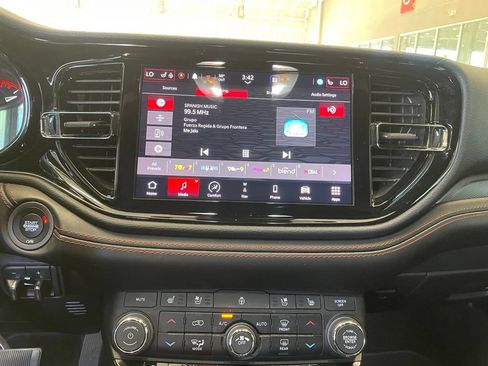 Used 2023 Dodge Durango GT RWD image 16