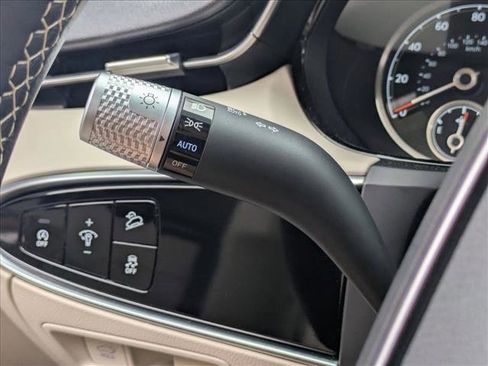 Used 2025 Genesis GV70 2.5T w/ Select Package image 12