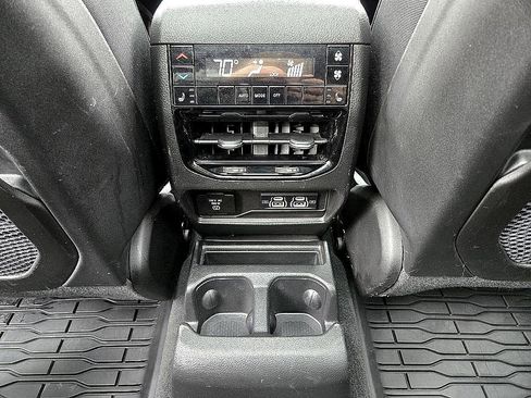 Used 2023 Jeep Grand Cherokee L Overland image 15