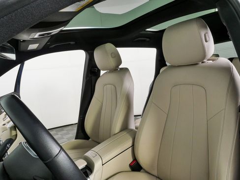 Used 2021 Mercedes-Benz GLB 250 4MATIC image 5
