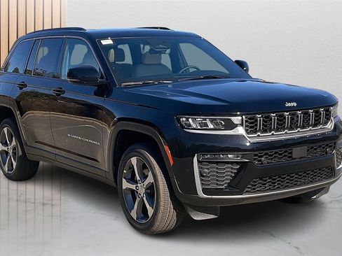 New 2026 Jeep Grand Cherokee Limited w/ Luxury Tech Group II AWD/4WD image 2