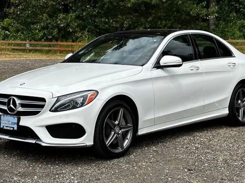 Used 2015 Mercedes-Benz C 300 4MATIC Sedan image 4